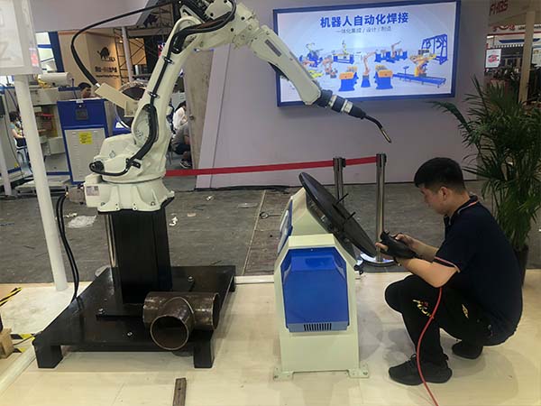 汽車配件焊接工作站的優勢 汽車配件焊接工作站的優勢
