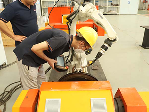 機(jī)器人焊接設(shè)備編程確定運(yùn)動(dòng)軌跡 機(jī)器人焊接設(shè)備編程確定運(yùn)動(dòng)軌跡