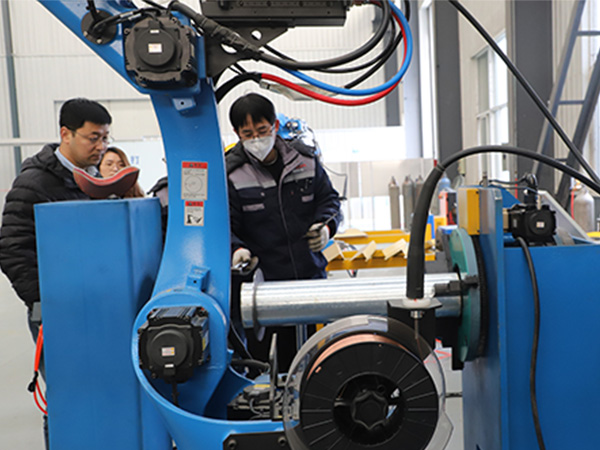 自動化焊機停機檢查 自動化焊機停機檢查